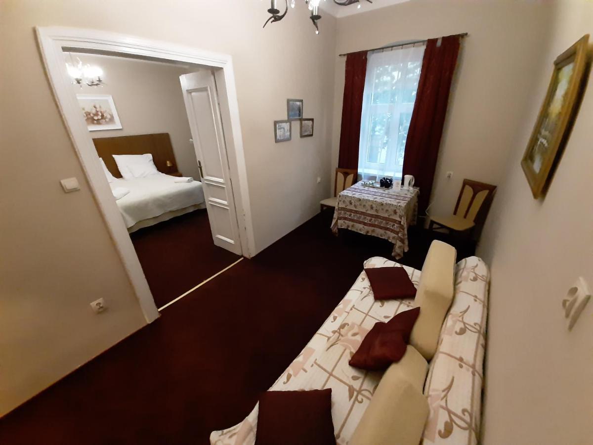 Red Carpet Premium Bed & Breakfast 3*