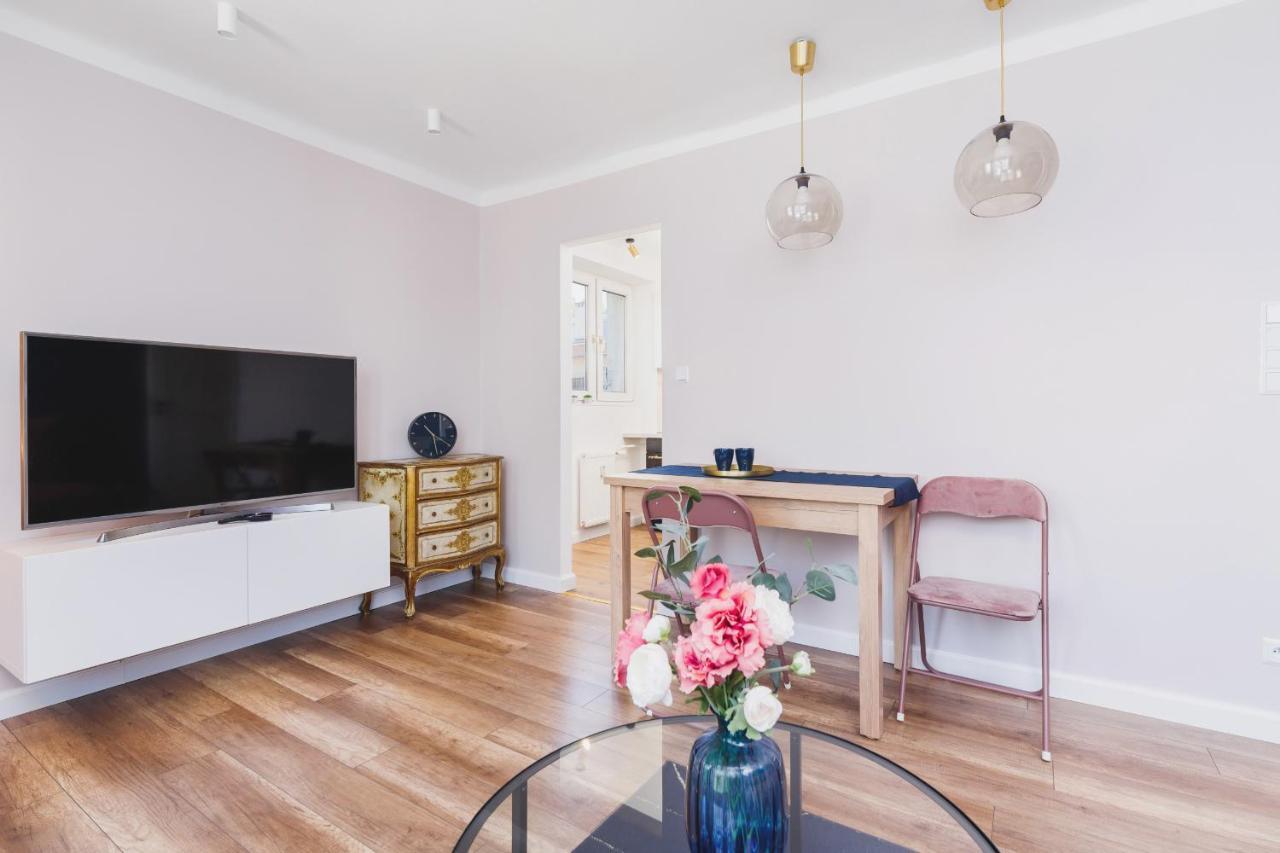 Przy Bulwarach Wislanych Kosciuszki By Renters Apartment *