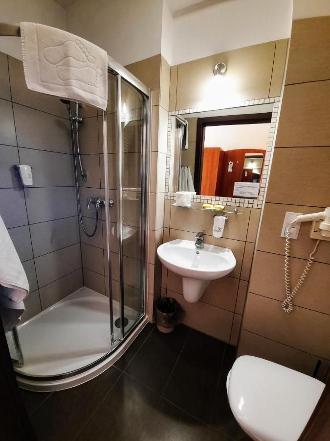 Aneks Kazimierz 3*