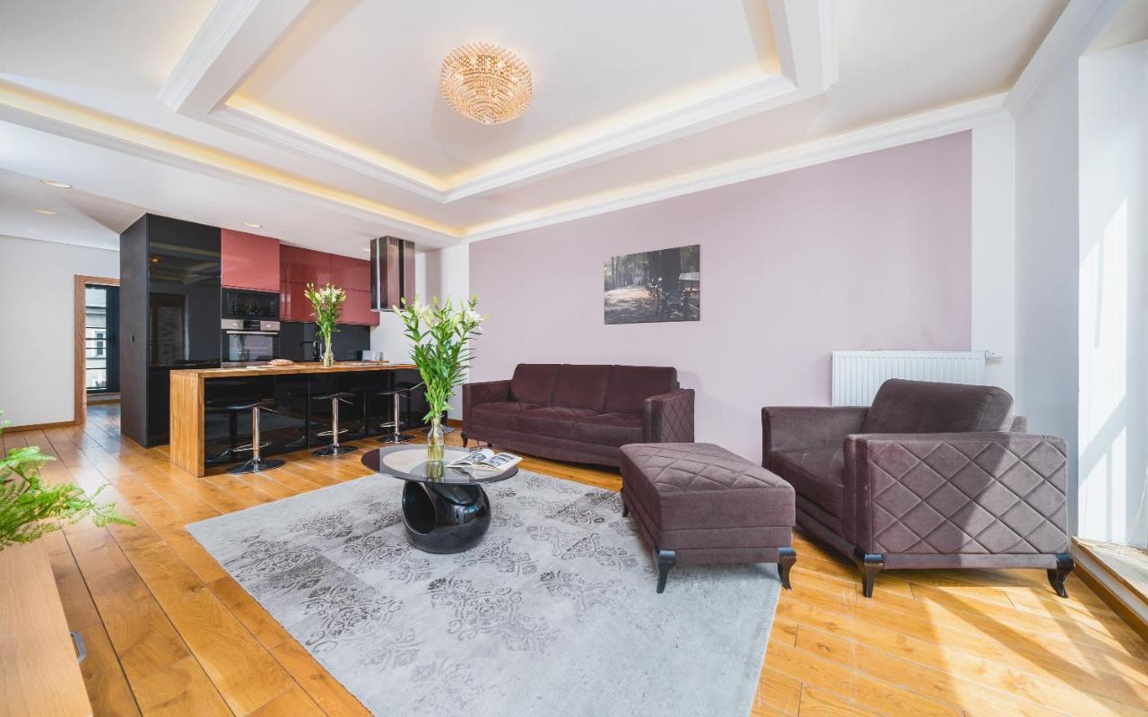 Glam Brewery Apartment