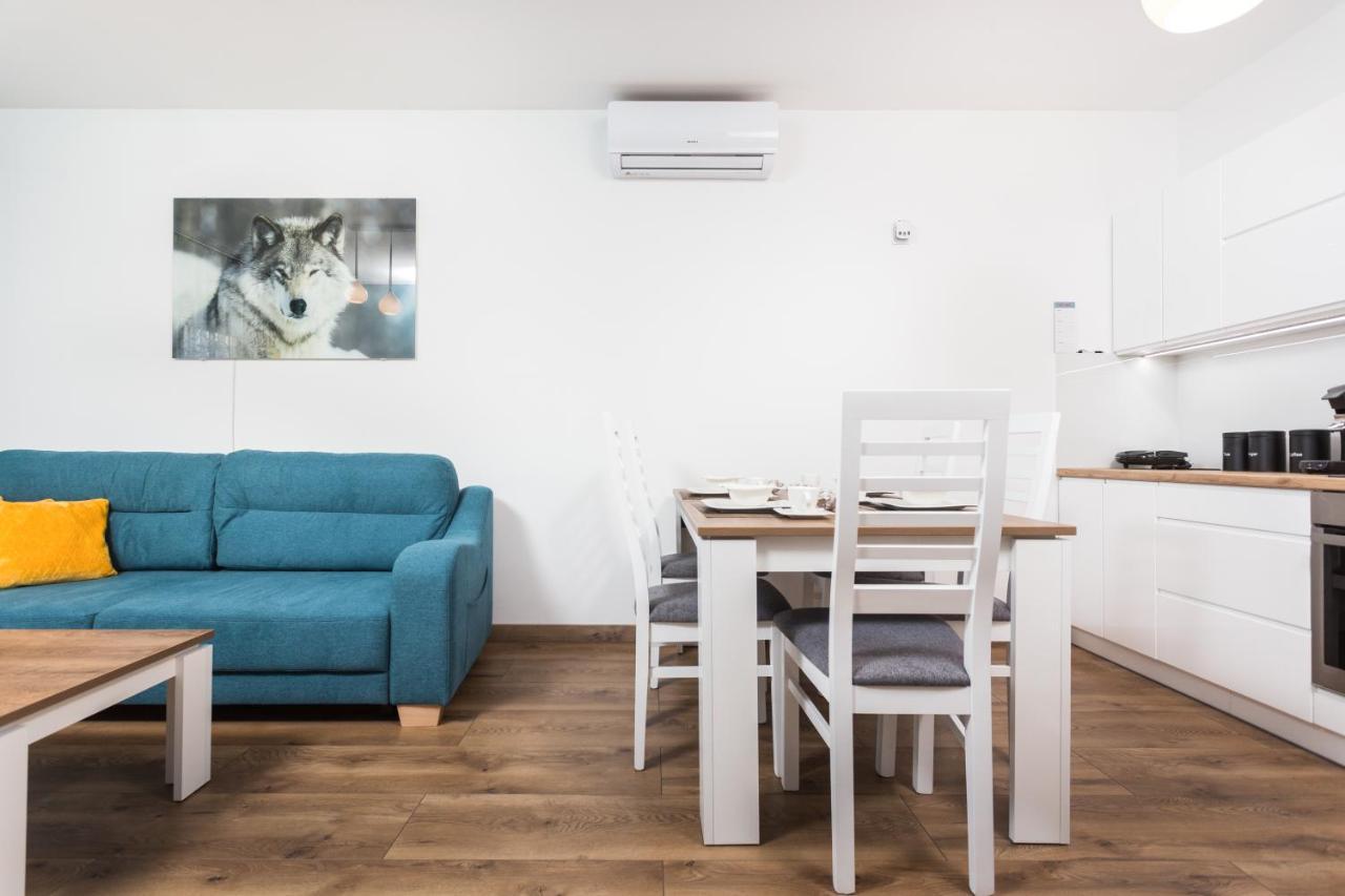 Of The Kings - Wolf Apartment *