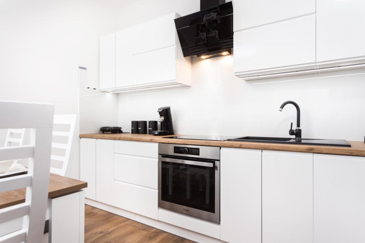 Of The Kings - Wolf Apartment *