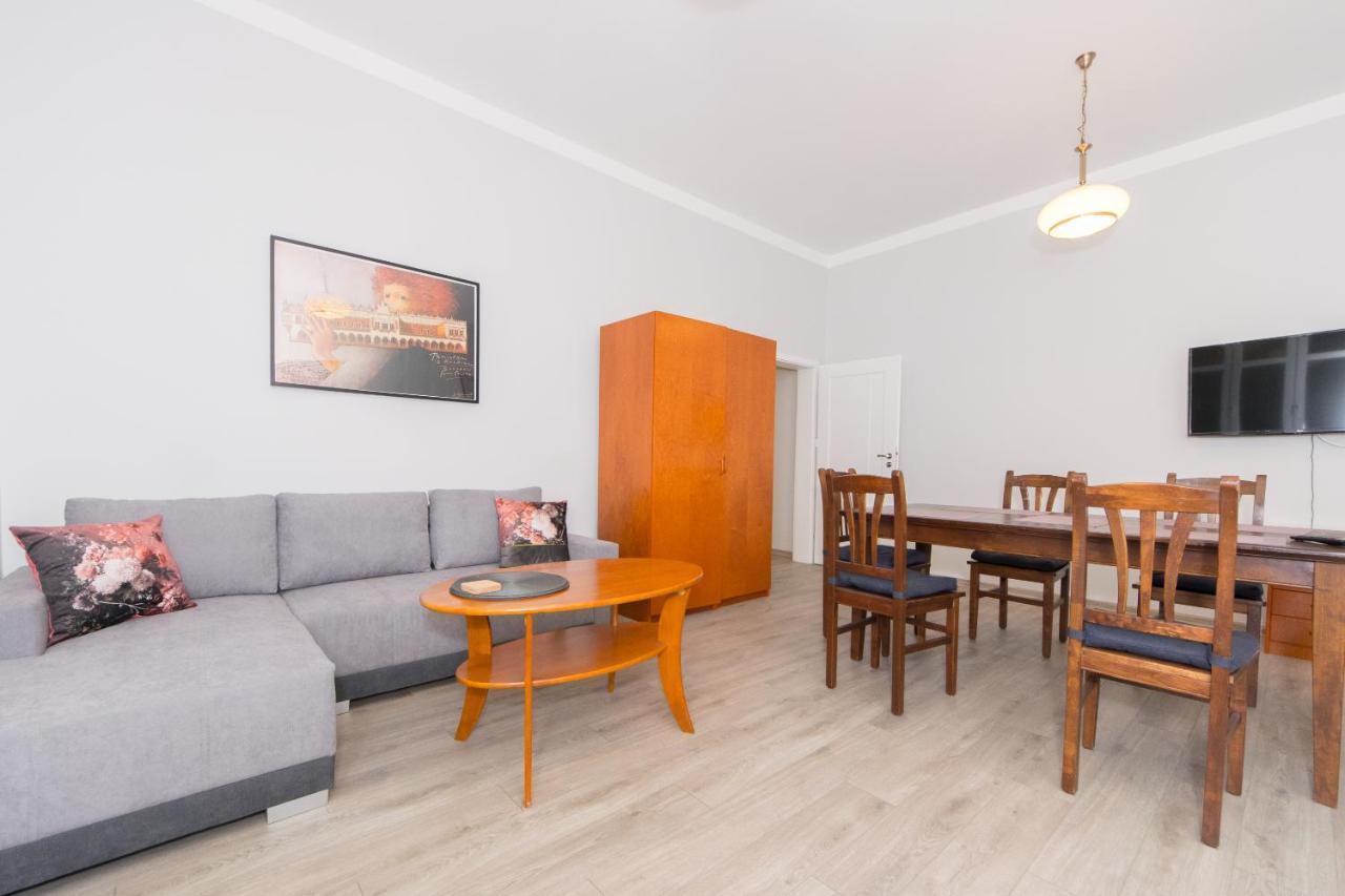 Location On Main Square P4you Pl Apartment