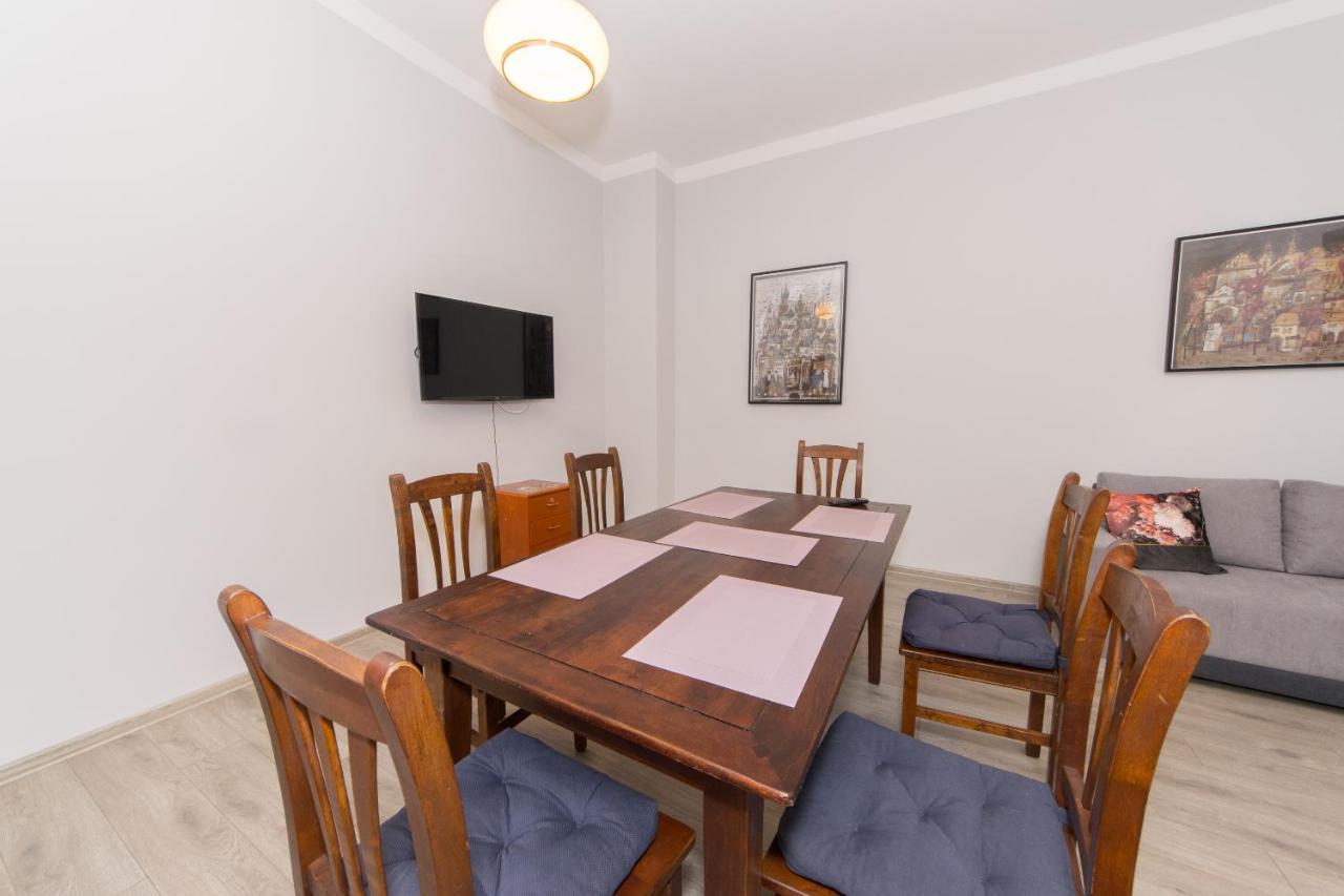 Apartment Location On Main Square P4you Pl