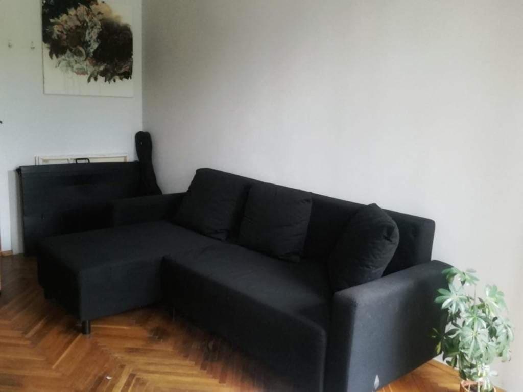 Spacious Apartment *