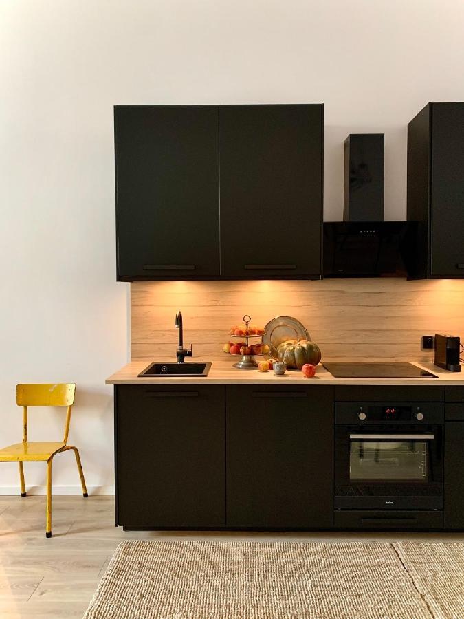 Apartment Black Velvet