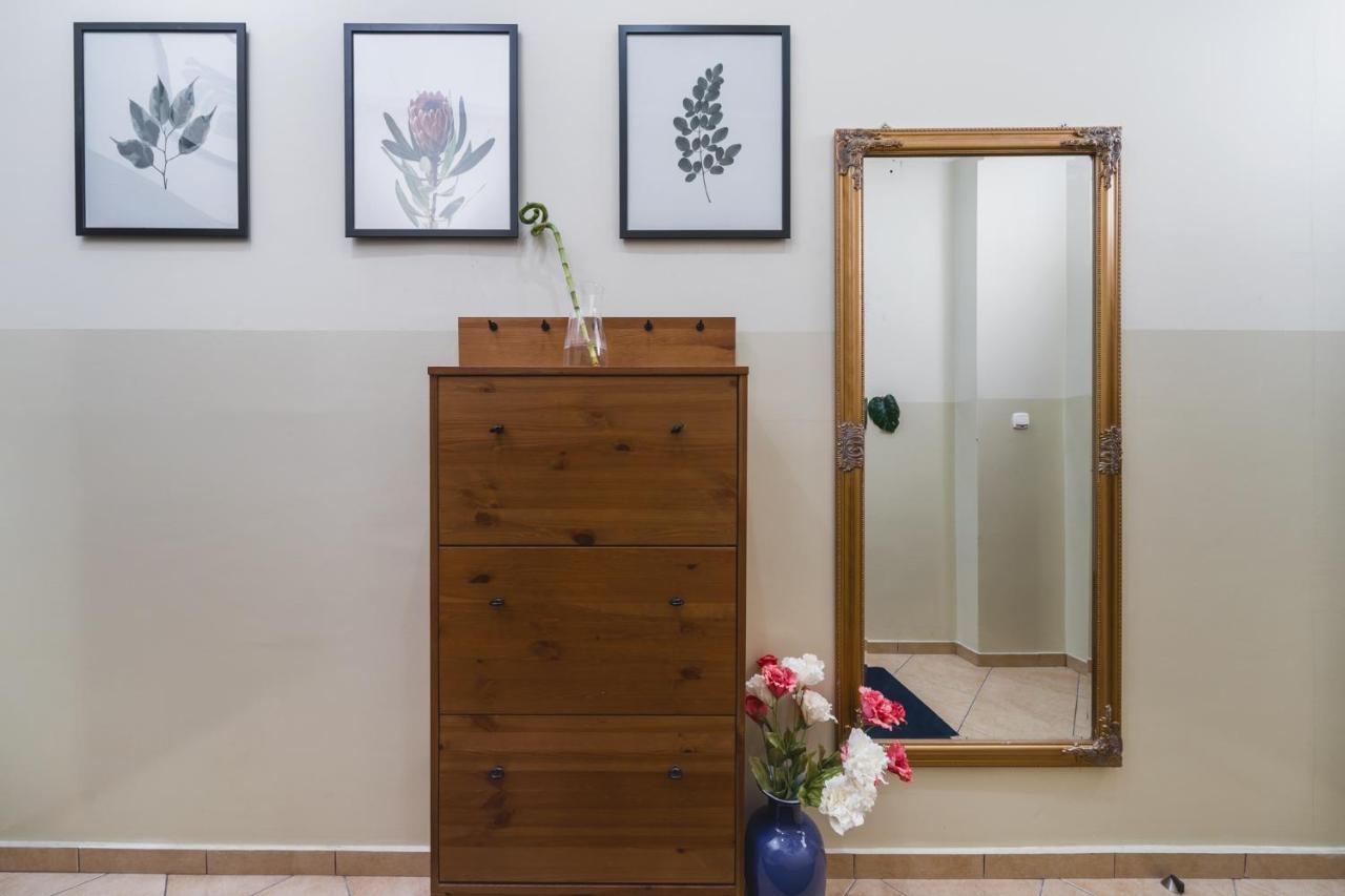 2 Bedroom Next To The Main Railway Station - By Upstairs * Krakow