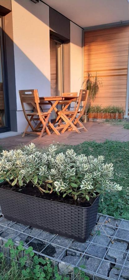 Apartament With Garden Bezplatny Parking !!! *