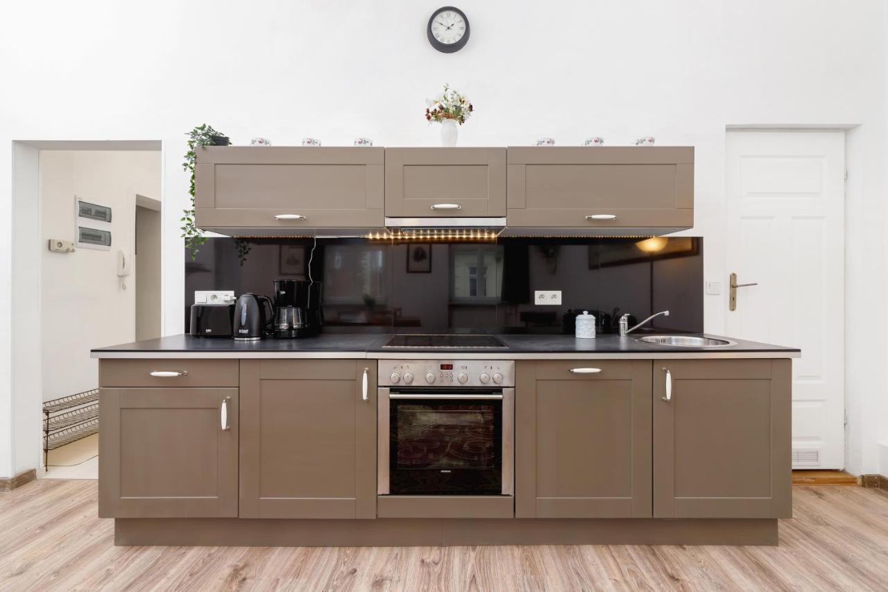 Apartment Pijarska By Renters