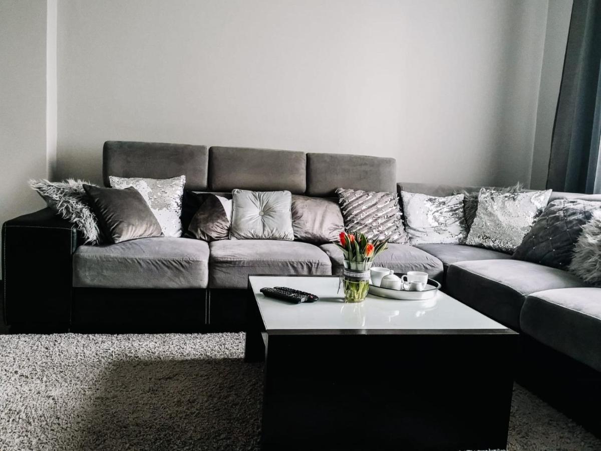 Family Garden & Sauna Apartment