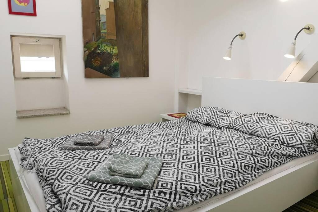 Cupcake 2 Bedroom Loft Apt In Location! Apartament