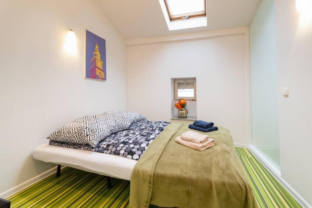 Cupcake 2 Bedroom Loft Apt In Location! * Kraków