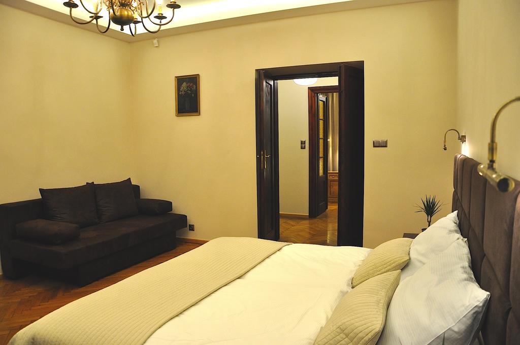 Apartment Splendor *