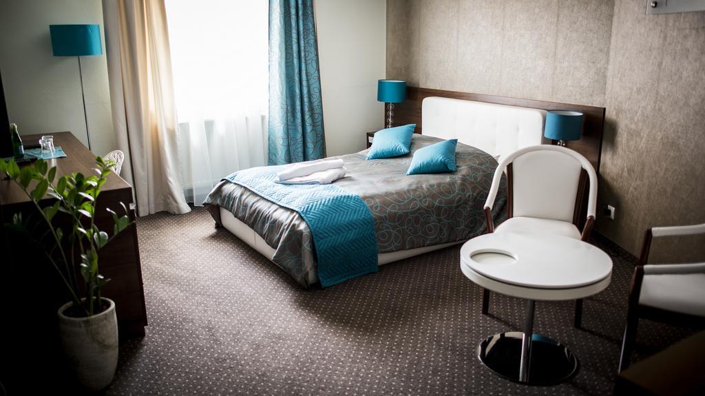 Hotel Santorini 3*