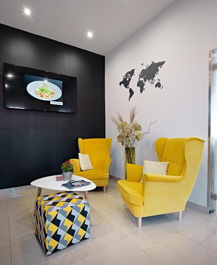 Lumen Aparthotel