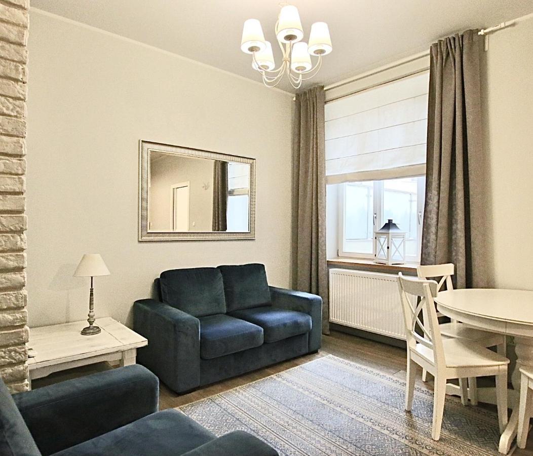 Old Town Apartment *