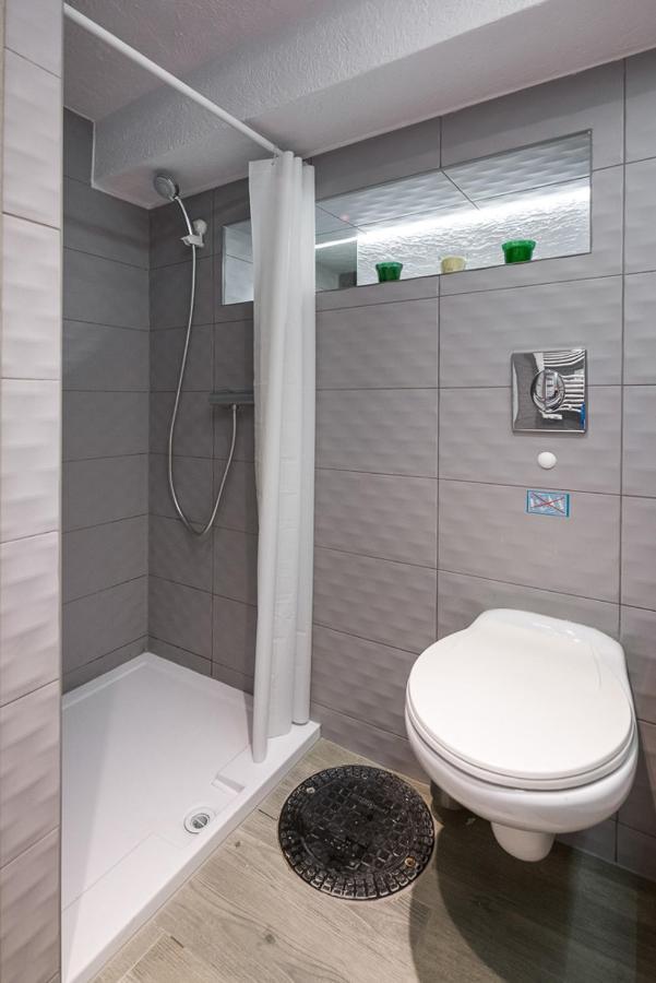 Cosy In Perfect Location Apartment *
