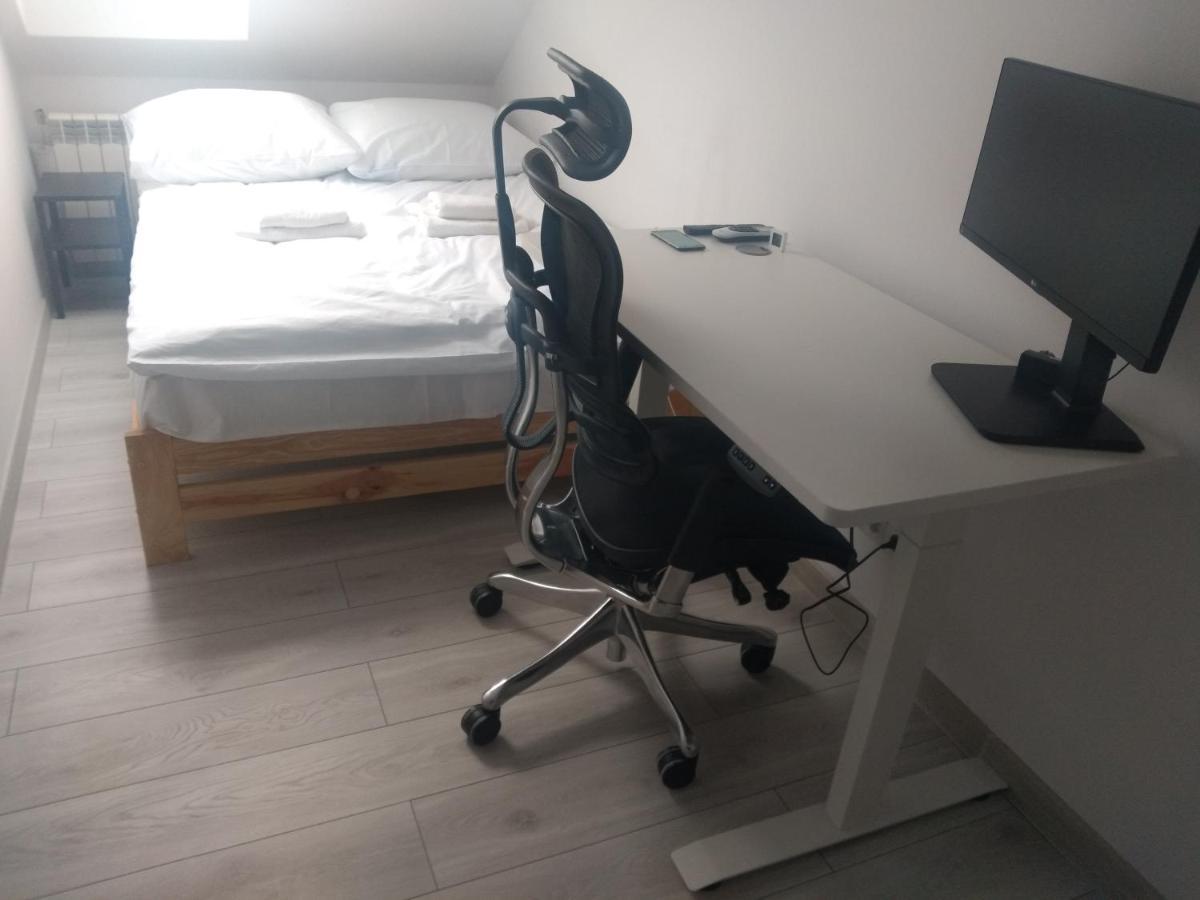 Apartment Sleep In Center *