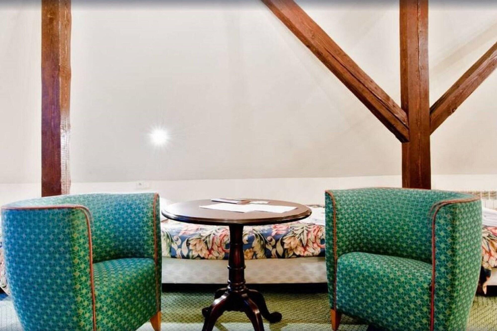 Aparthotel Miodosytnia 3*