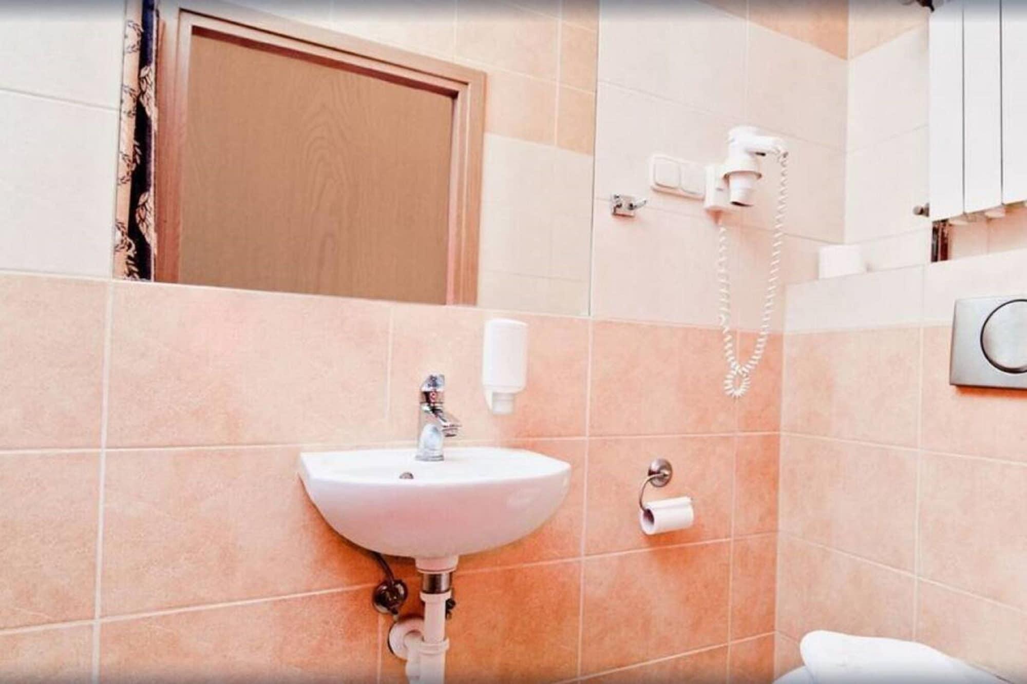 Miodosytnia Aparthotel 3*