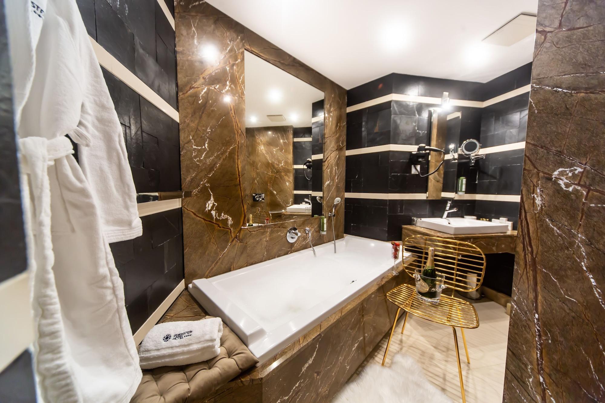Rubinstein 4*
