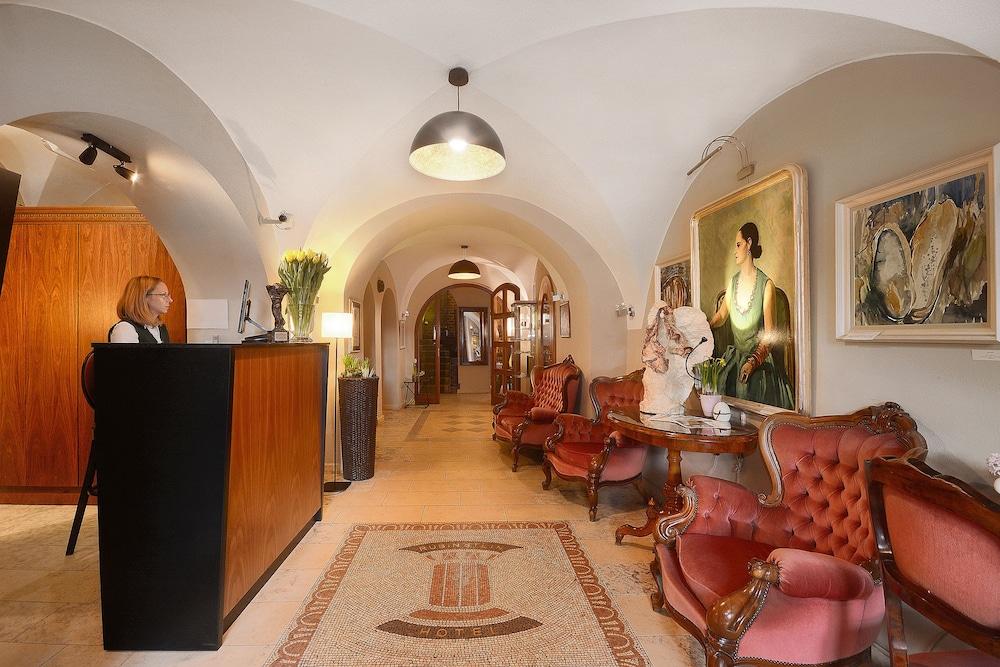 Rubinstein Hotel