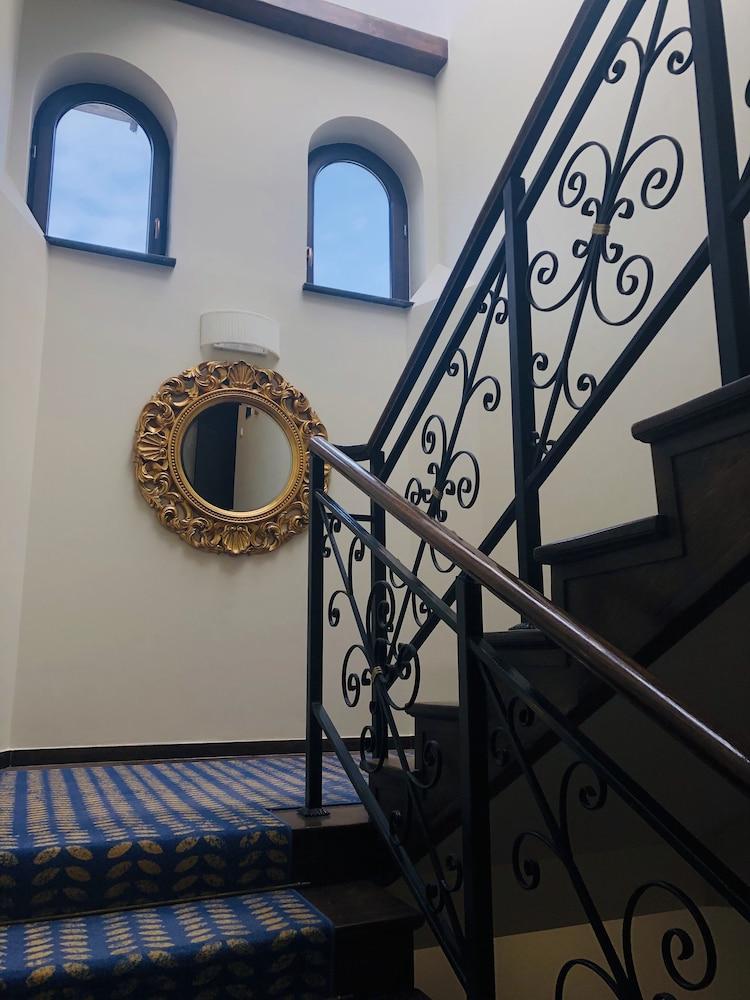 Ester Hotel 4*