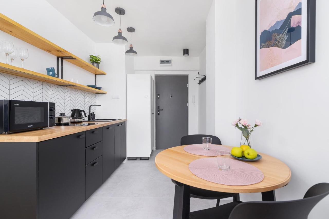 Czarnowiejska By Renters Apartment