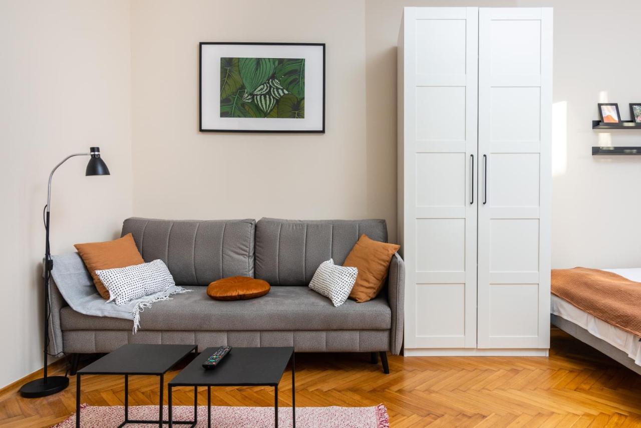 Spacious Around The Food Market - 5' To The Market Square - By Upstairs Apartment Krakau