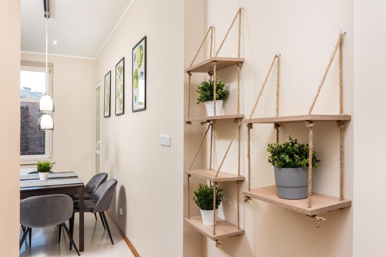 Apartment Spacious Around The Food Market - 5' To The Market Square - By Upstairs *