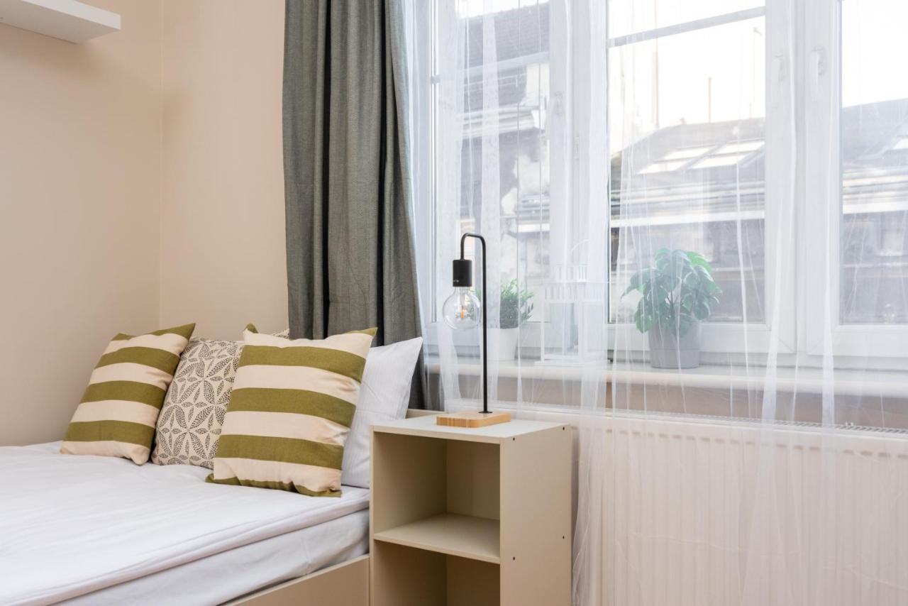 Spacious Around The Food Market - 5' To The Market Square - By Upstairs *