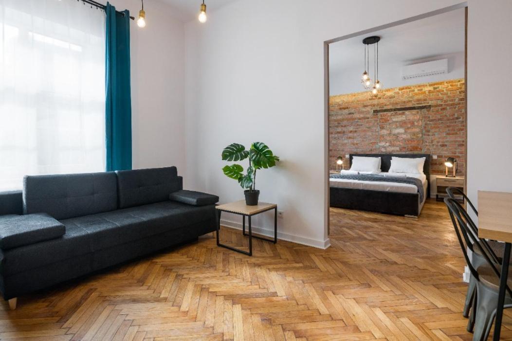 Fancy With Lift And A/c Apartment