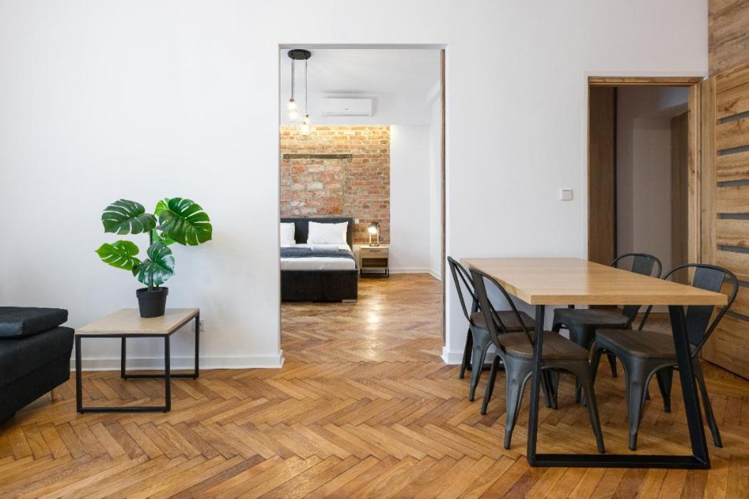 Apartment Fancy With Lift And A/c *
