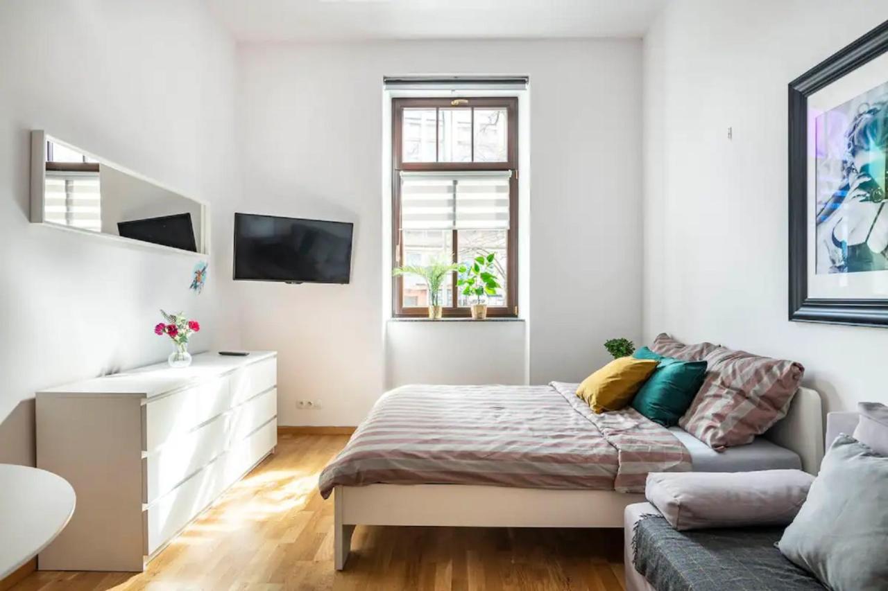 Uroczy Obok Opery I Dworca Glownego Z Netflix Krakau