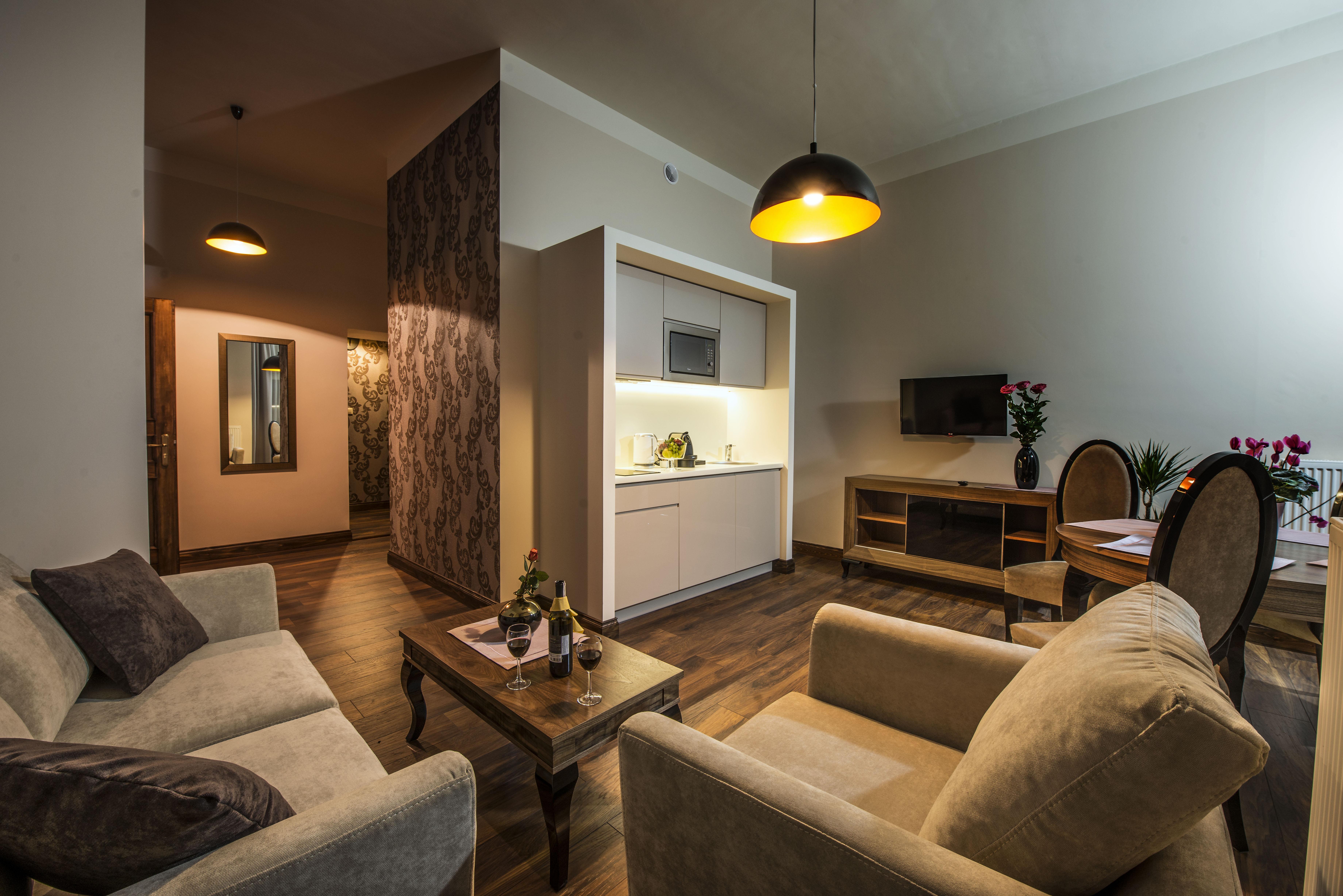 Hotel apartamentowy Topolowa 3*