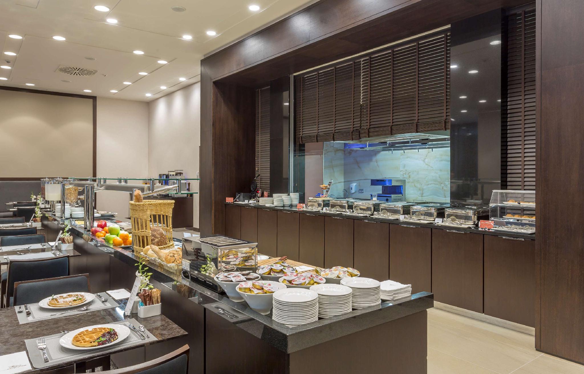 Hotel Hilton Garden Airport 4*