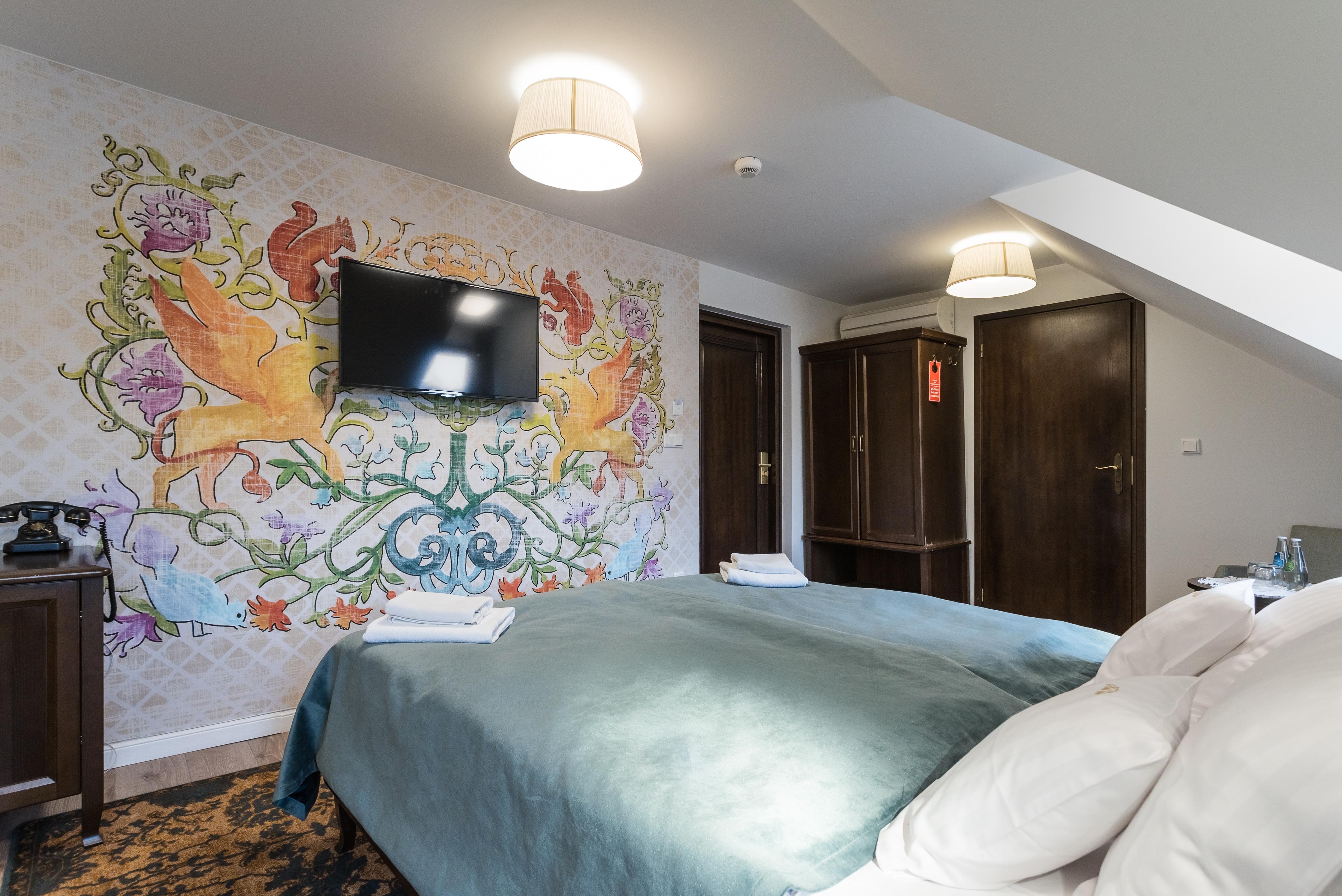 Ester Hotel