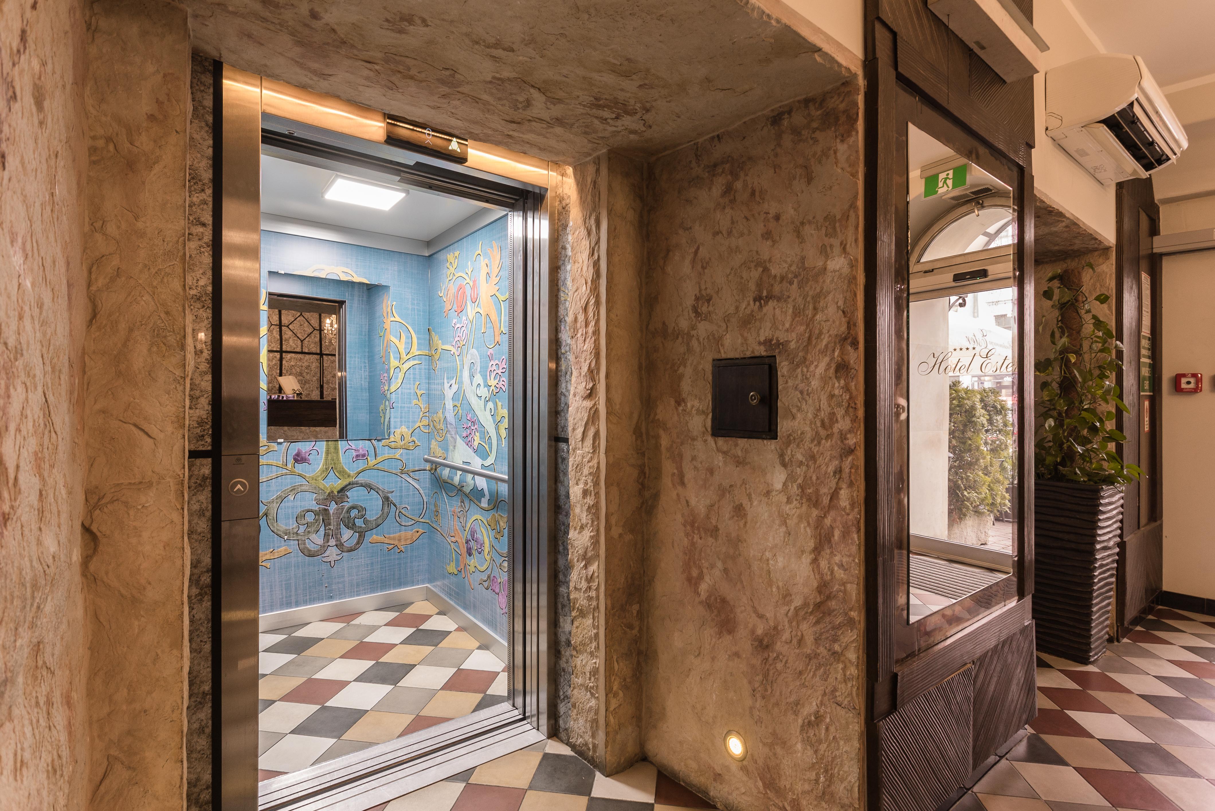 Ester Hotel 4*