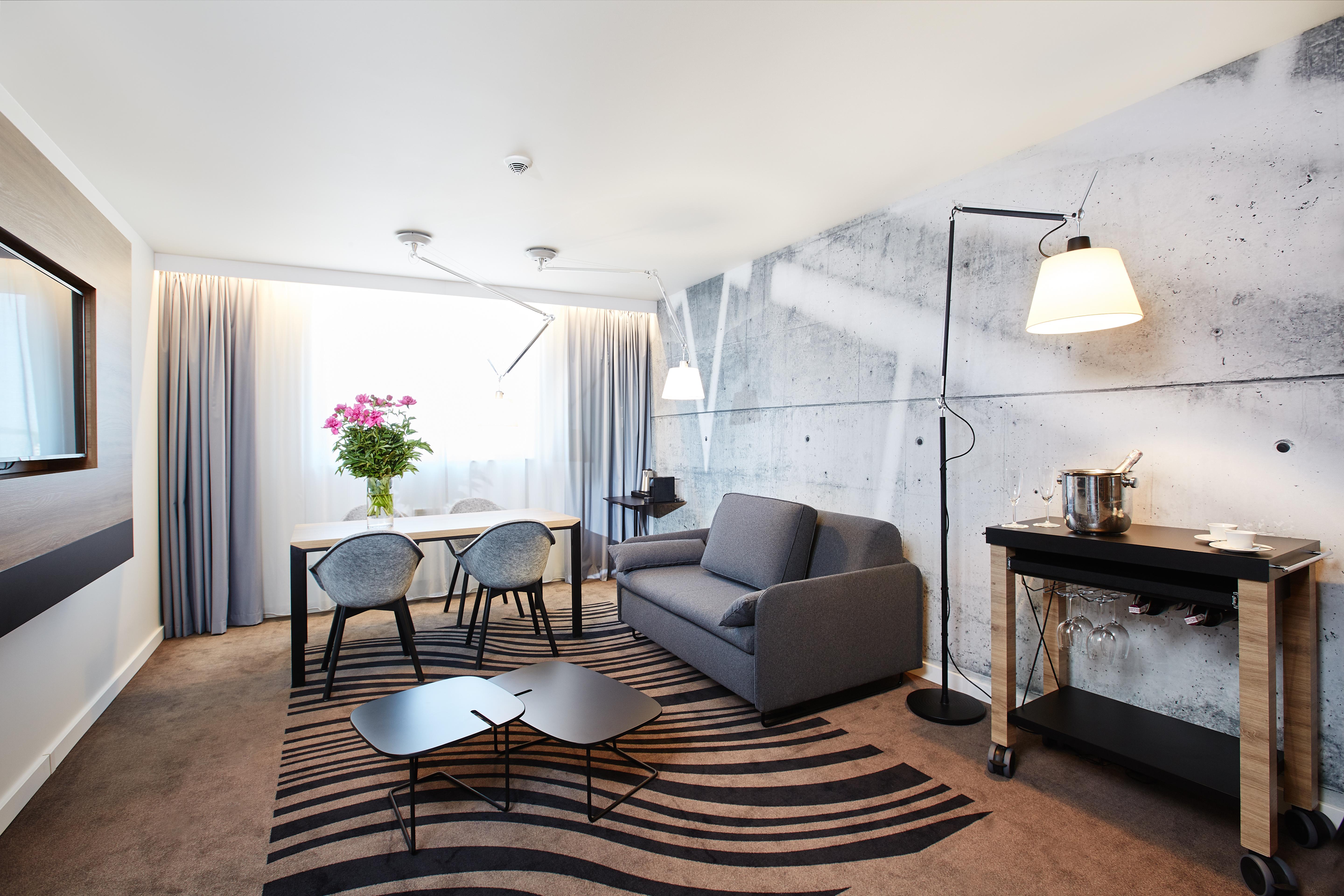 Hotel Novotel West 4*