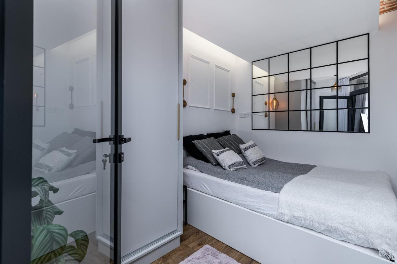 Premium With Air Conditioning, Heart In Cracow