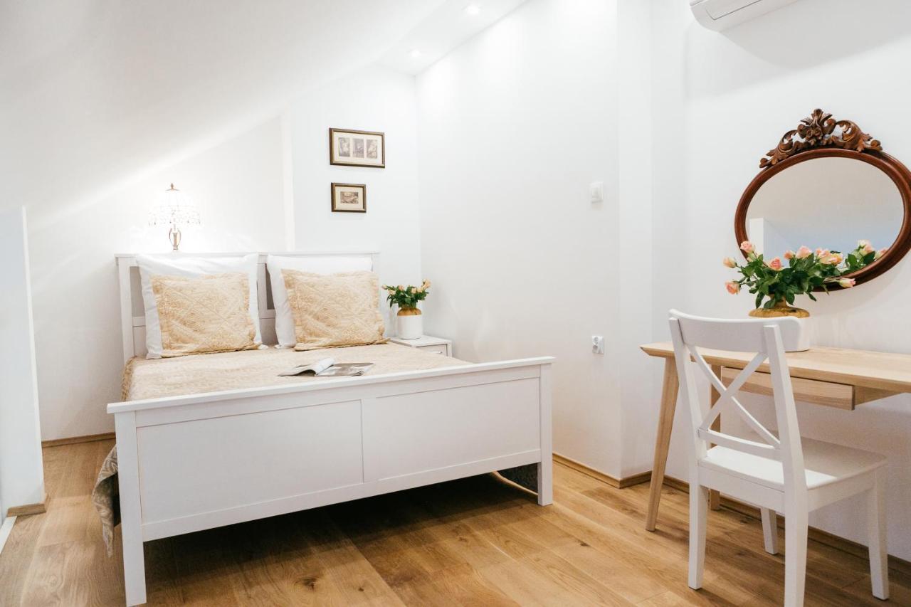 Comfystay Old Town Apartment