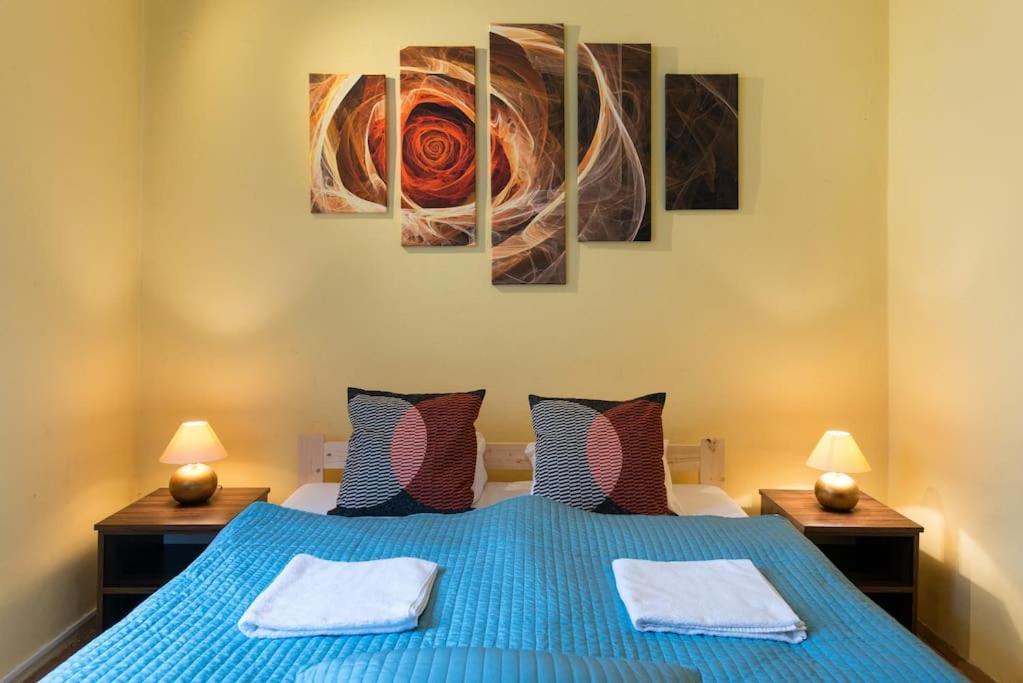 Apartment Big Cosy Retro Apt, Free Parking, 15min Oldtown & Kazimierz - By Homelike