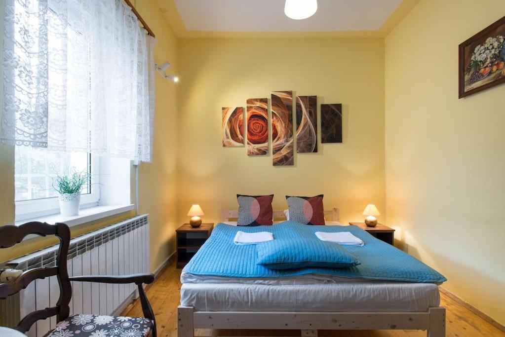 Apartment Big Cosy Retro Apt, Free Parking, 15min Oldtown & Kazimierz - By Homelike