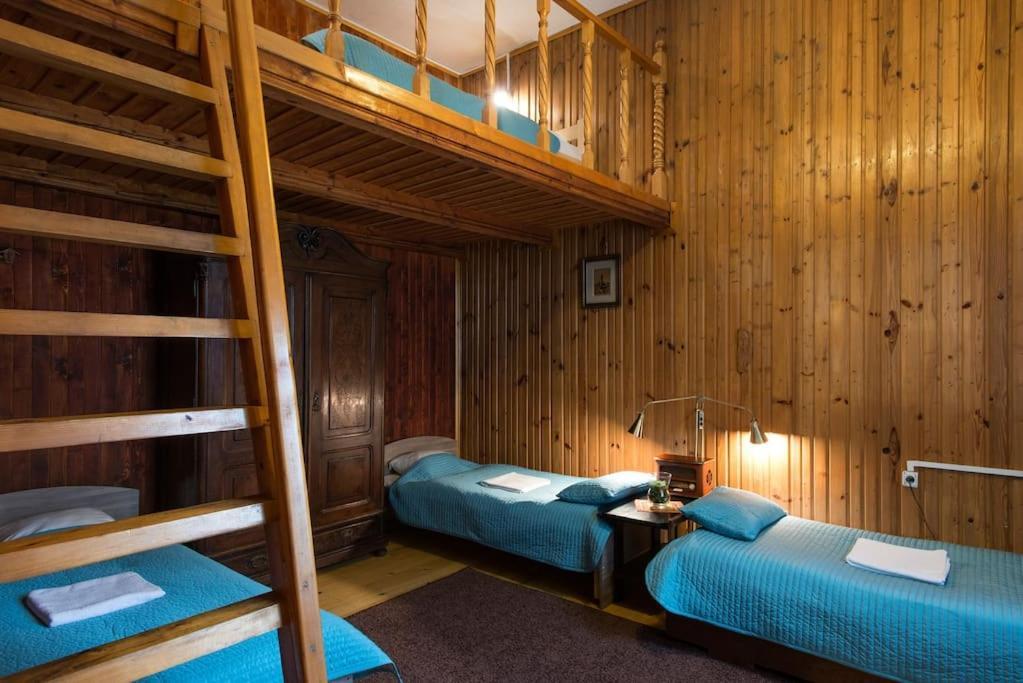 Big Cosy Retro Apt, Free Parking, 15min Oldtown & Kazimierz - By Homelike *