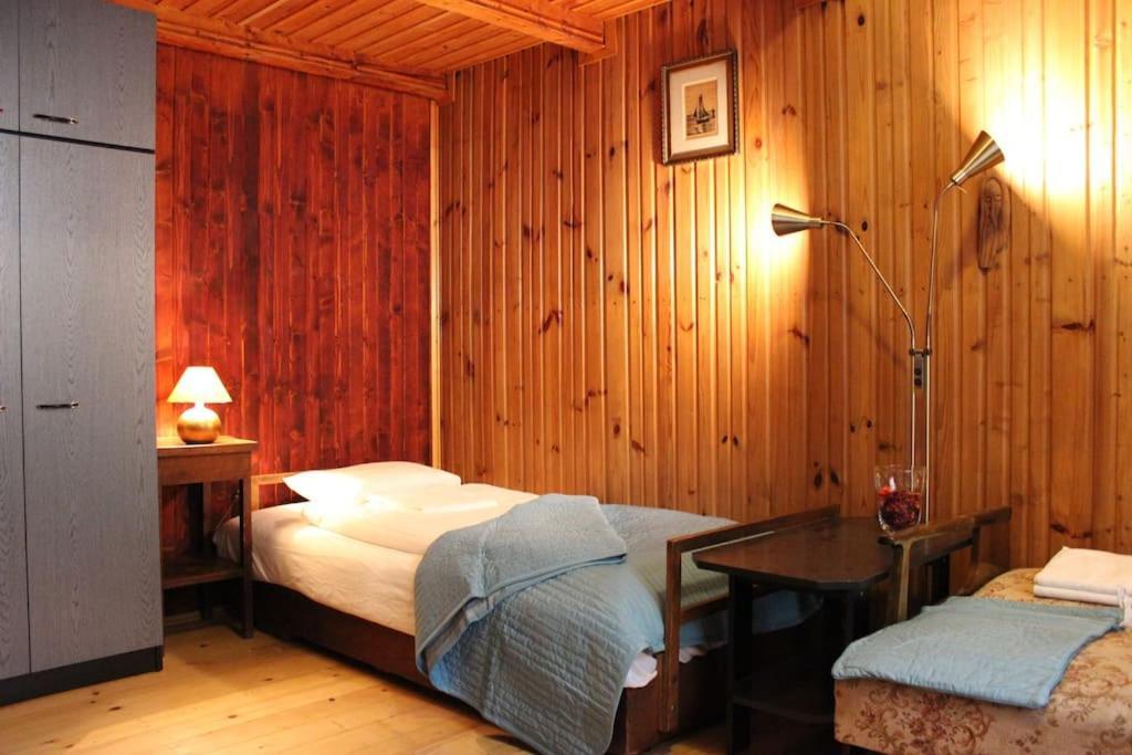 Big Cosy Retro Apt, Free Parking, 15min Oldtown & Kazimierz - By Homelike * Krakow
