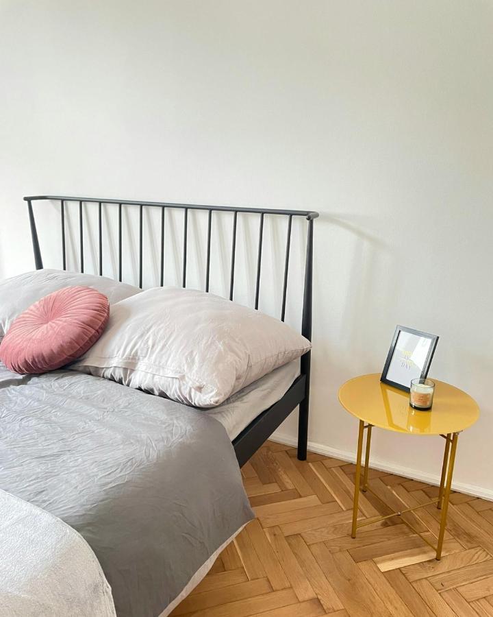 Big And Cozy Bedroom In *
