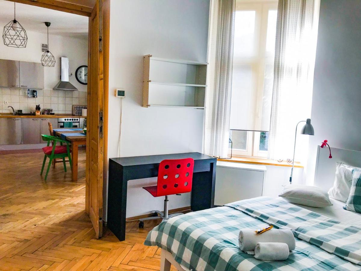 Large And Cozy 60 M2, Cracow Old Town Apartament