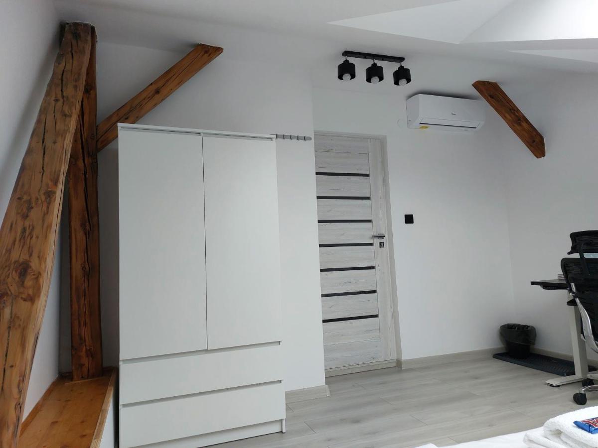 Apartment Sleep In Center *