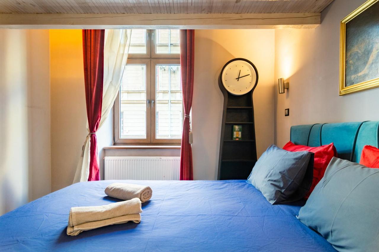 Lilly Main Train Station Old Town By The Heritage House Main Square Cracow Apartment Krakau