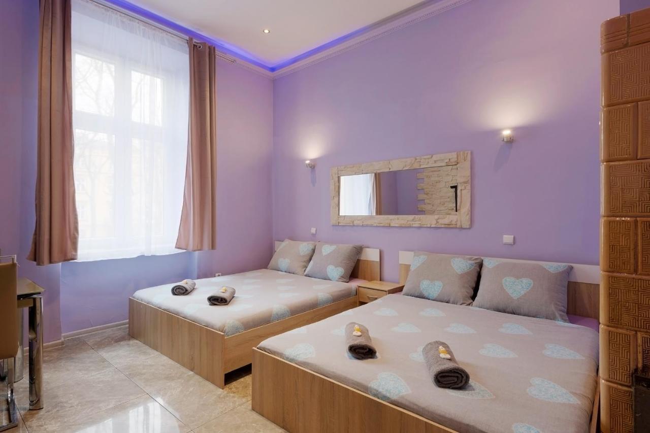 Queen Apartment *